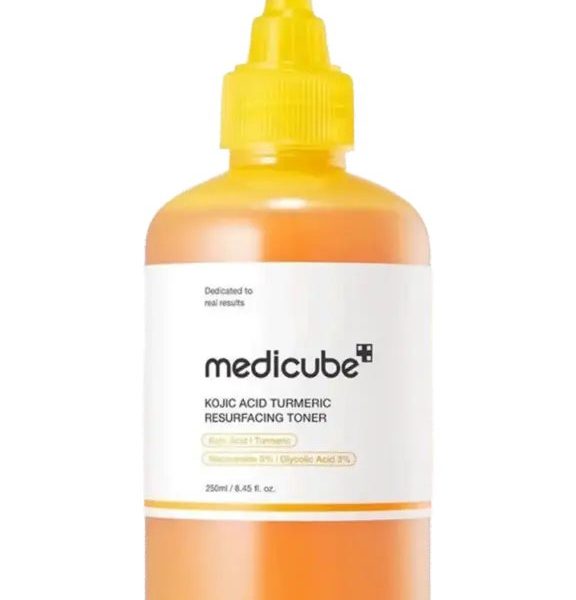 MEDICUBE KOJIC ACID TURMERIC SMOOTHING TONER 250ML