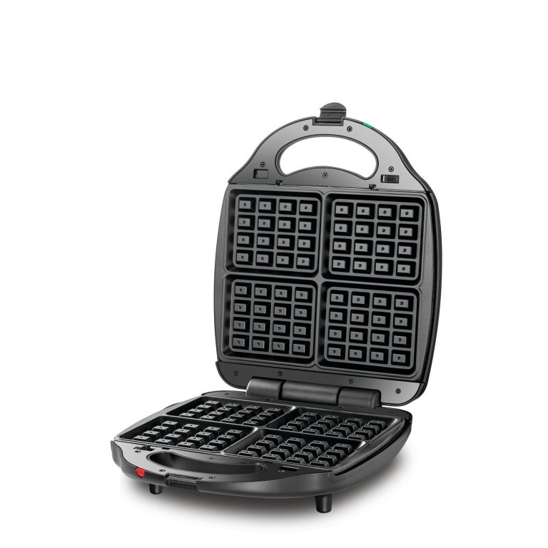 BLACK+DECKER TS4130-B5 3 in 1 4 Slice Sandwich Grill & Waffle Maker 1400W - View 1