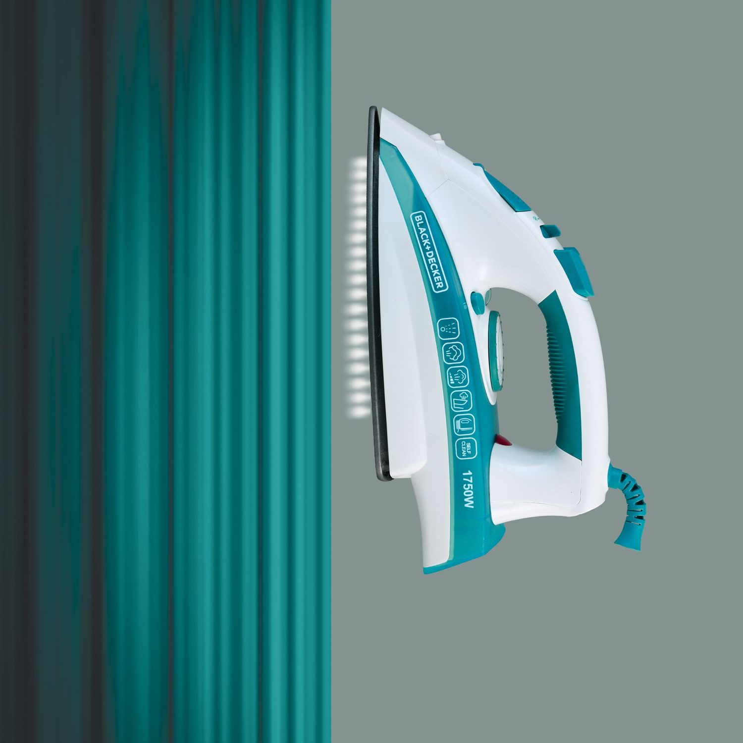 bd-x2000-1.jpg Black & Decker X2000 2200W Ceramic Steam Iron