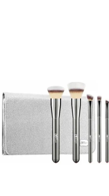 img-2177.jpg IT COSMETICS BELIEVER SUPER BRUSH SET 5PCS - الصورة 1