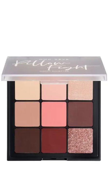 img-2970.jpg MON REVE EYE SHADOW PALLETE PILLOW FIGHT - الصورة 1